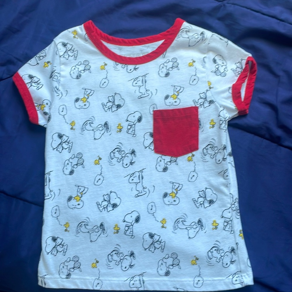 Snoopy kids T-shirt.